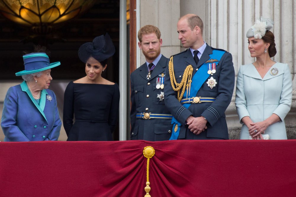 Harry e William intristiscono la Regina Elisabetta II