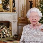 Regina Elisabetta, l’albero di Natale resta fino a febbraio per un motivo devastante