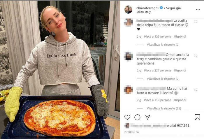 Chiara Ferragni prepara la pizza ma c'è chi nota un errore nella foto