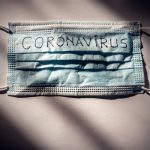 Il Coronavirus sugli schermi dei cellulari