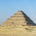 La Piramide di Djoser a Saqqara, la più antica tra quelle attribuite agli Egizi