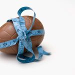 Quando nasce la tradizione dell'uovo di cioccolato con sorpresa a Pasqua?