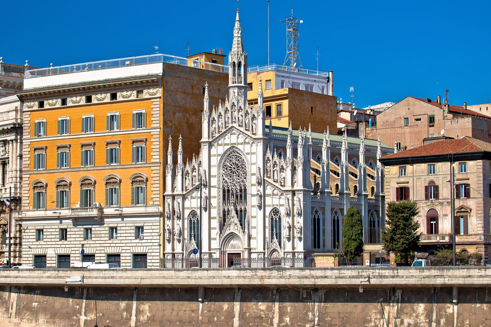 Chiesa del Sacro Cuore del Suffragio, il piccolo Duomo di Milano a Roma