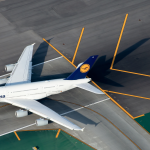 Lufthansa cambia il linguaggio a bordo