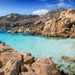 Cala Coticcio, come arrivare alla speciale spiaggia della Sardegna