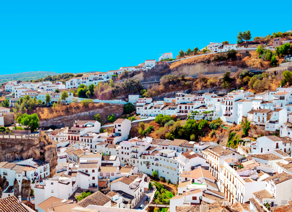 Setenil, il borgo dal cielo di pietra in Andalusia