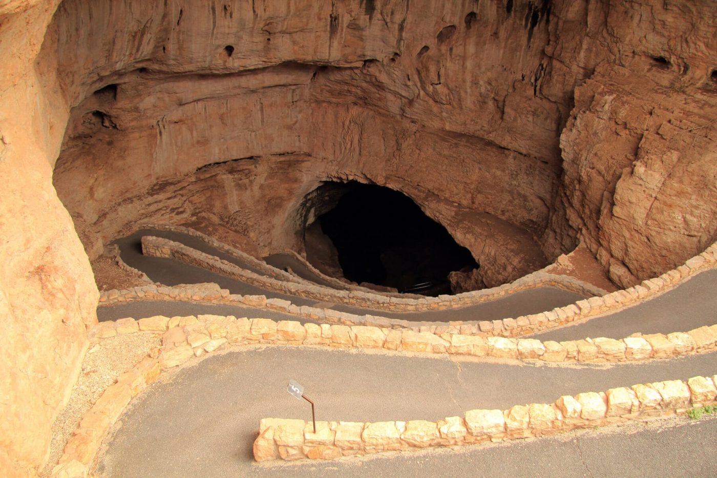strada per inferno caverna dove si trova Carlsbad Cavern