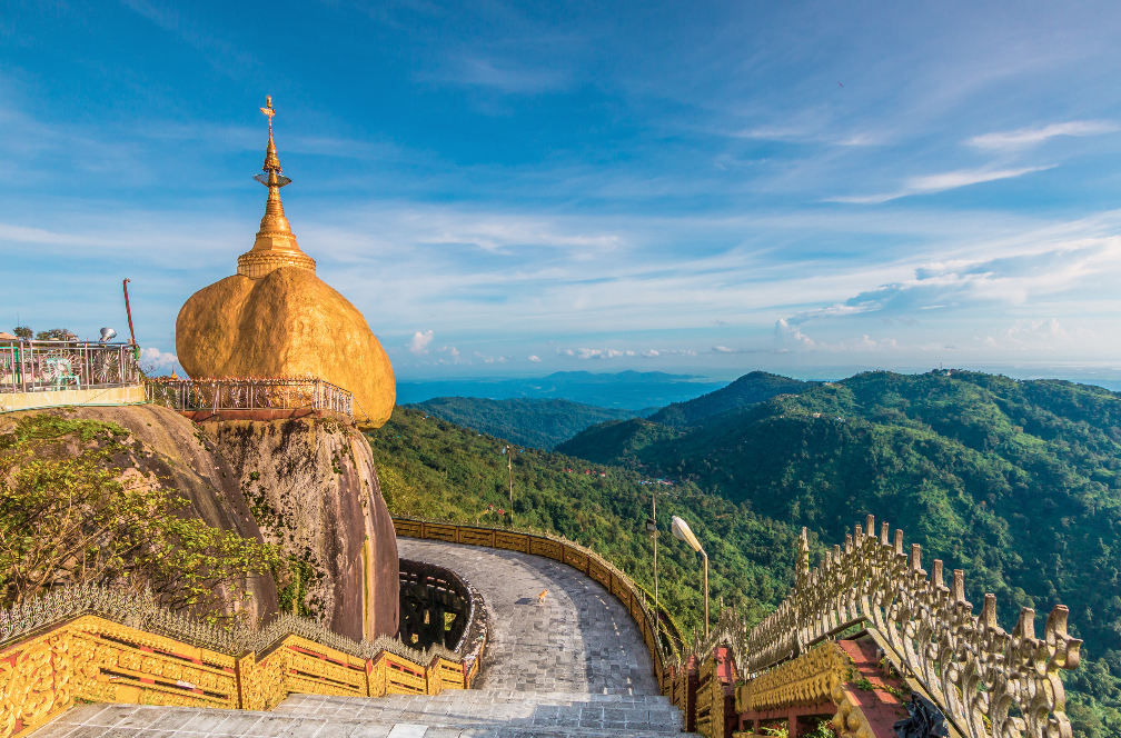 Il significato della roccia d'oro in Myanmar