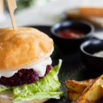 Veganuary Burger: a Milano arriva lo speciale burger veg consigliato anche da Essere Animali