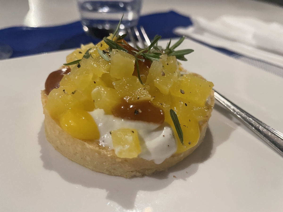Scialuppa mare ristorante Fregene dolce ananas tartella integrale piatto 